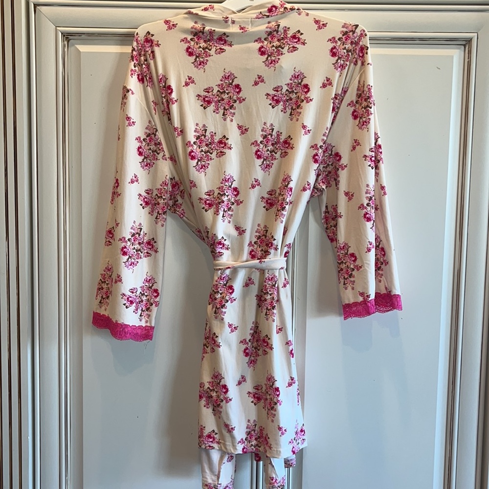 Floral Robe - Picture 3 of 3